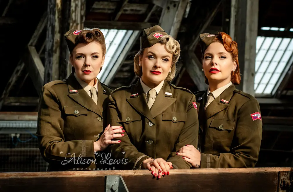 The Knightingales – Wartime Remembrance Dance